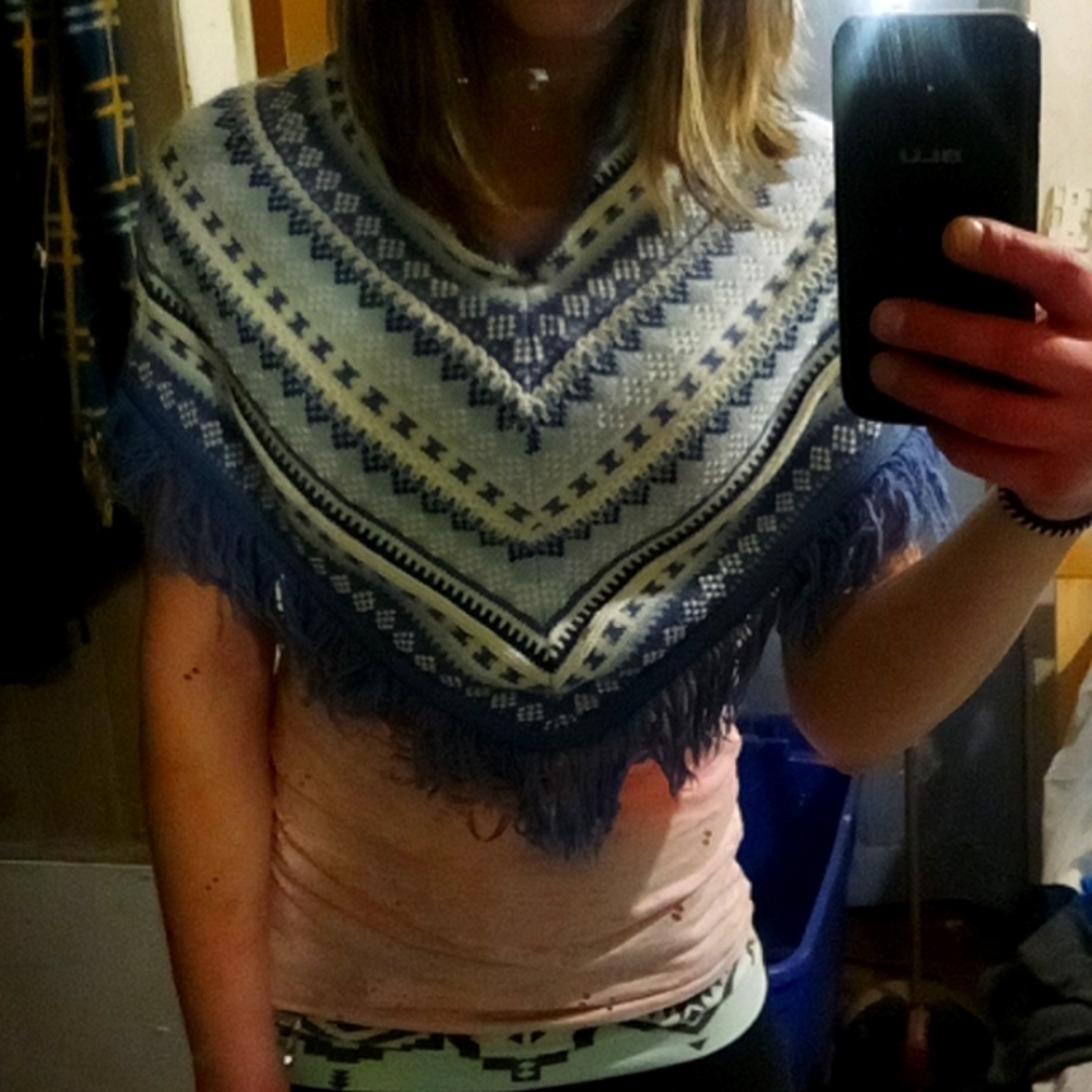 GIRLS pattern shawl - Picture 2 of 9